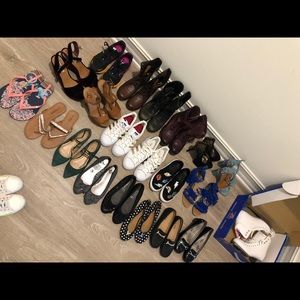 Assorted shoes